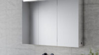 Cooler Badschrank Aus Edelstahl